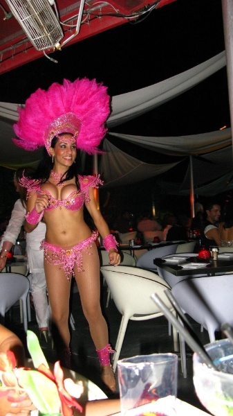 C:\Documents and Settings\Brian Fung\My Documents\Natalie\Pictures\small size\2009 Royal Caribbean and Miami 217.jpg