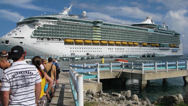 C:\Documents and Settings\Brian Fung\My Documents\Natalie\Pictures\small size\2009 Royal Caribbean and Miami 269.jpg