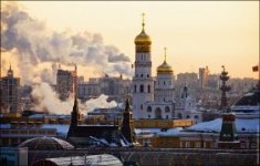 За дверями "Детского мира"