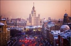 За дверями "Детского мира"