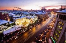 За дверями "Детского мира"