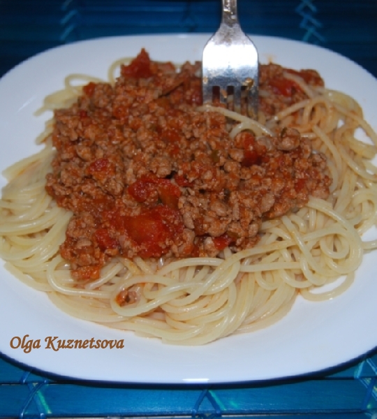 Спагетти с мясным соусом. 